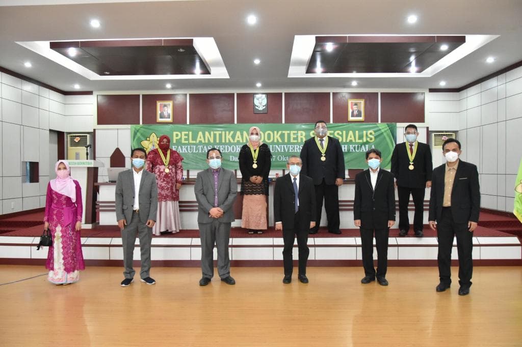 Dekan FK Unsyiah Lantik 18 Dokter Spesialis Baru