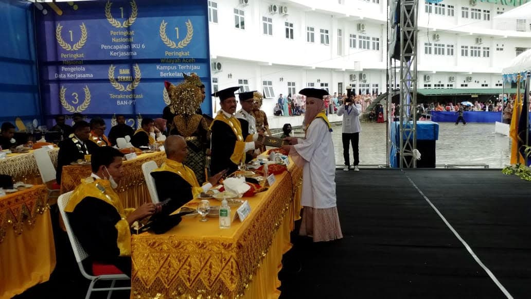 UTU melaksanakan Wisuda Lulusan Kampus Merdeka Generasi Pertama