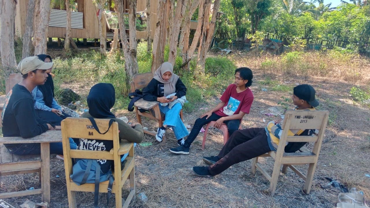 BELAJAR MEMAHAMI KARAKTER PETANI MINYAK KAYU PUTIH  DALAM HILIRISASI RISET DI PULAU BURU