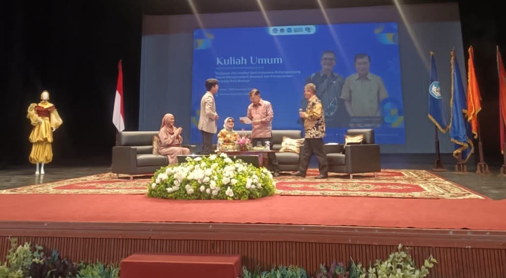 Mahasisiwa PMM 3 ISI Padangpanjang Jalani Kuliah Umum Bersama Mantan Wapres Jusuf Kalla