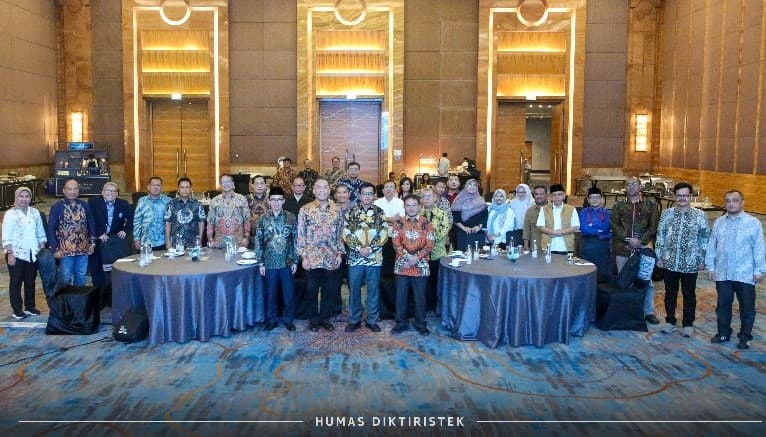 Pelepasan Peserta Program Peningkatan Kapasitas Kepemimpinan Perguruan Tinggi (PKKPT) untuk Rektor Tahun 2024: Langkah Menuju World Class University