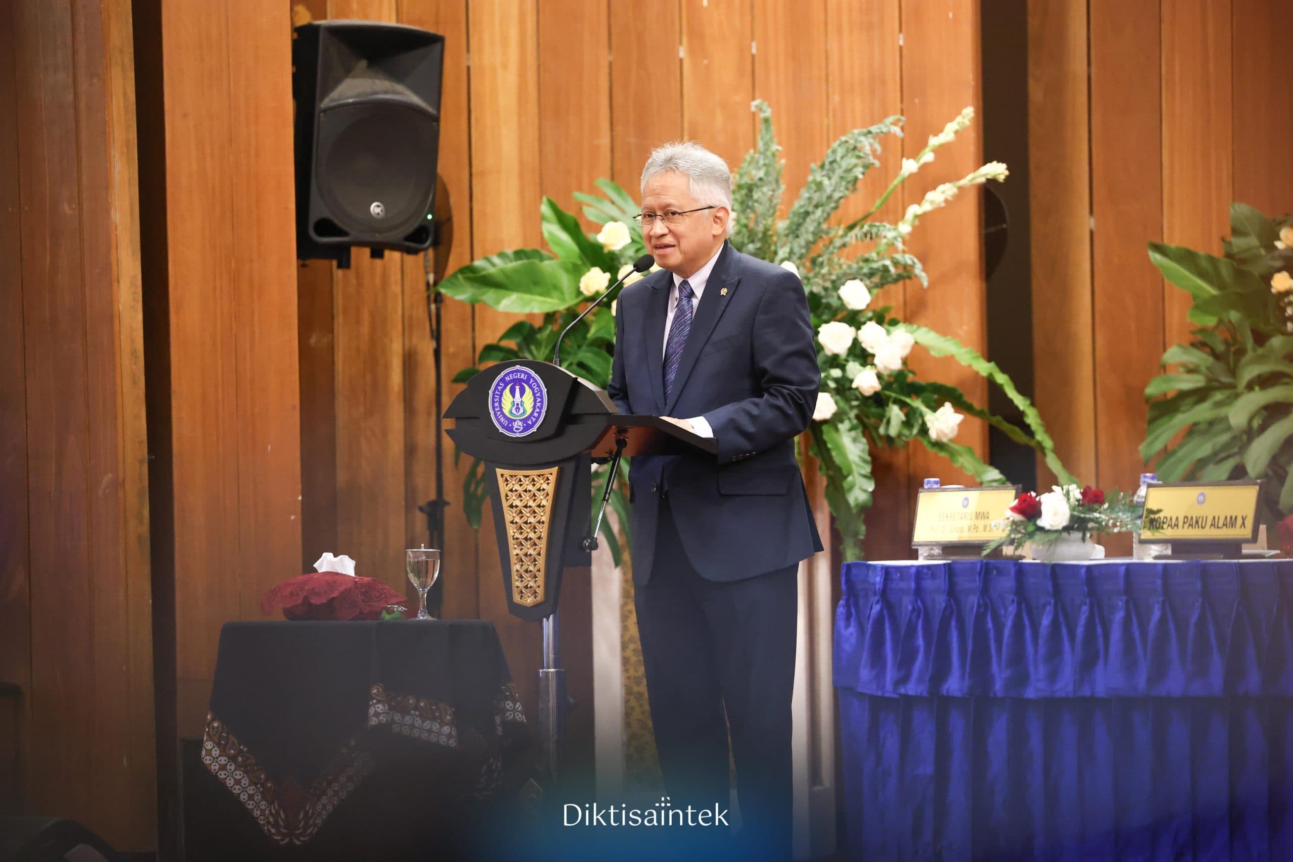 Mendiktisaintek Amanatkan UNY Kembangkan Pendidikan Melalui Perpaduan Antara Budaya dengan Sains dan Teknologi