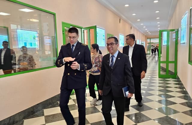 Mendiktisaintek Kunjungi Saint Petersburg Mining University (SPMU), Rusia