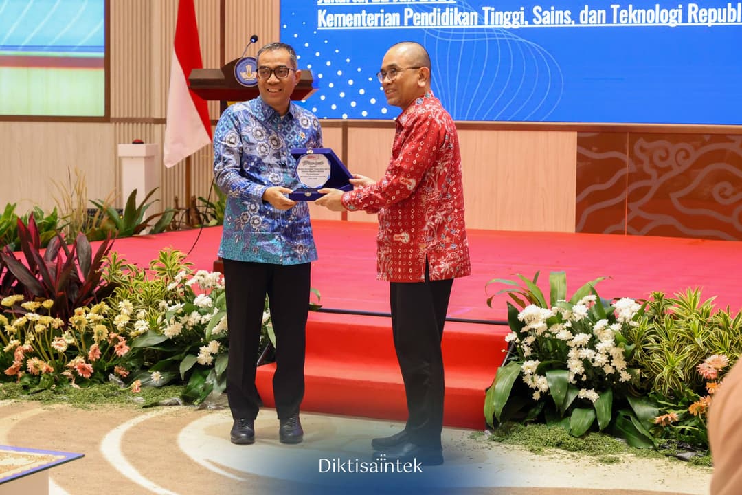 Mendiktisaintek menghadiri pelantikan pengurus pusat AIPKI