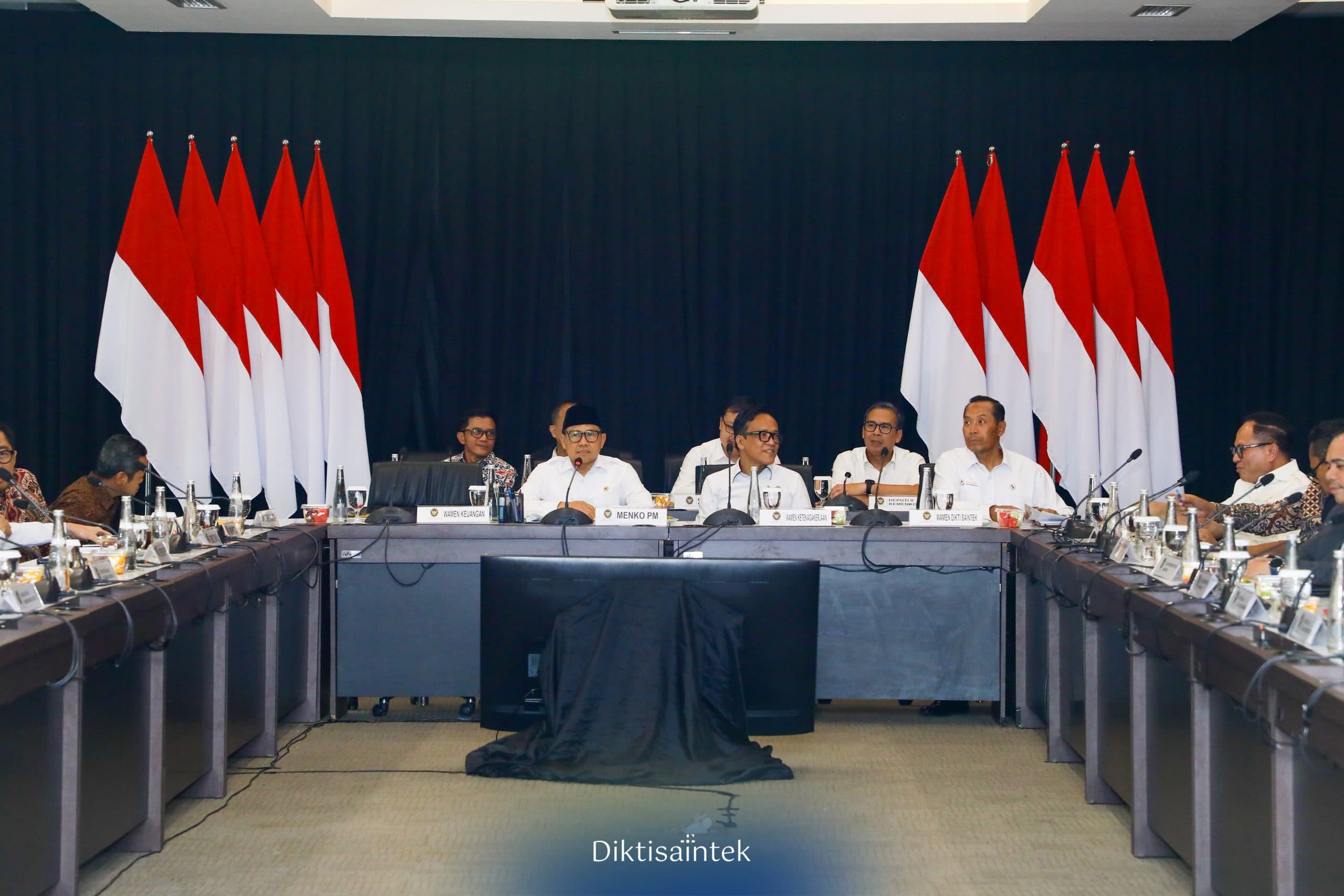 Tekan Pengangguran: Kemdiktisaintek Galakkan Kolaborasi Strategis Dunia Pendidikan dengan Industri