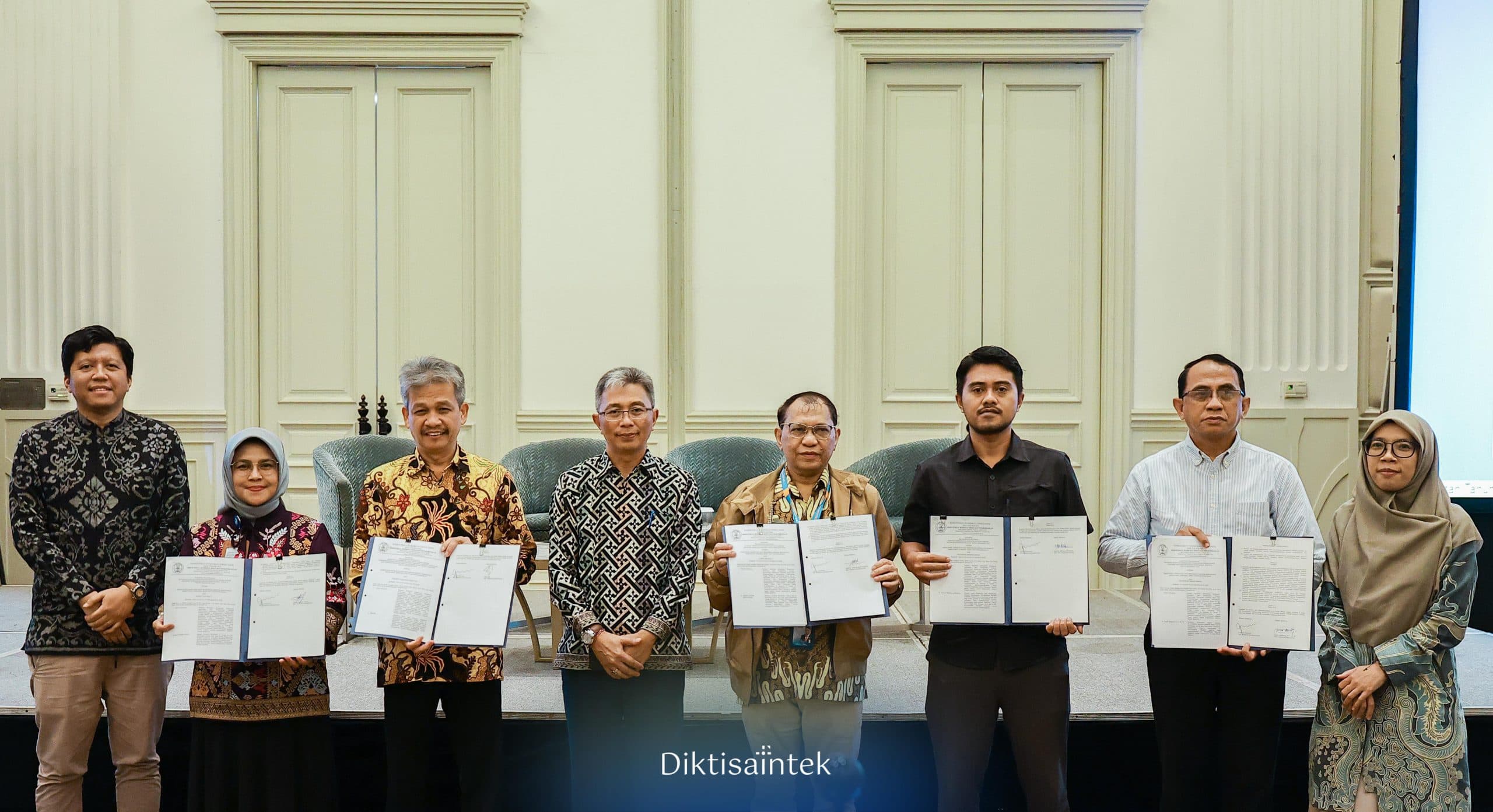 Kemdiktisaintek Kucurkan Rp47,1 Miliar untuk Perkuat Riset dan Pengabdian di 38 Provinsi