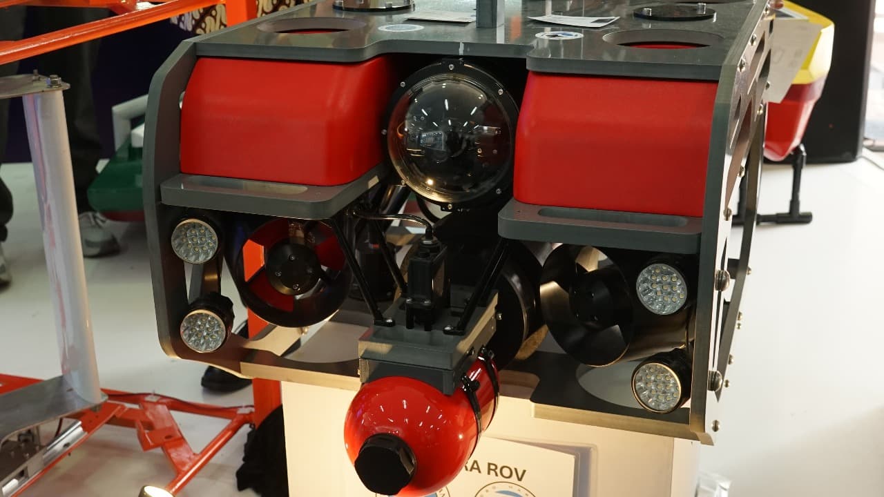 Kolaborasi ITB dan Robomarine Lahirkan Robot Bawah Air untuk Pantau PLTS Terapung