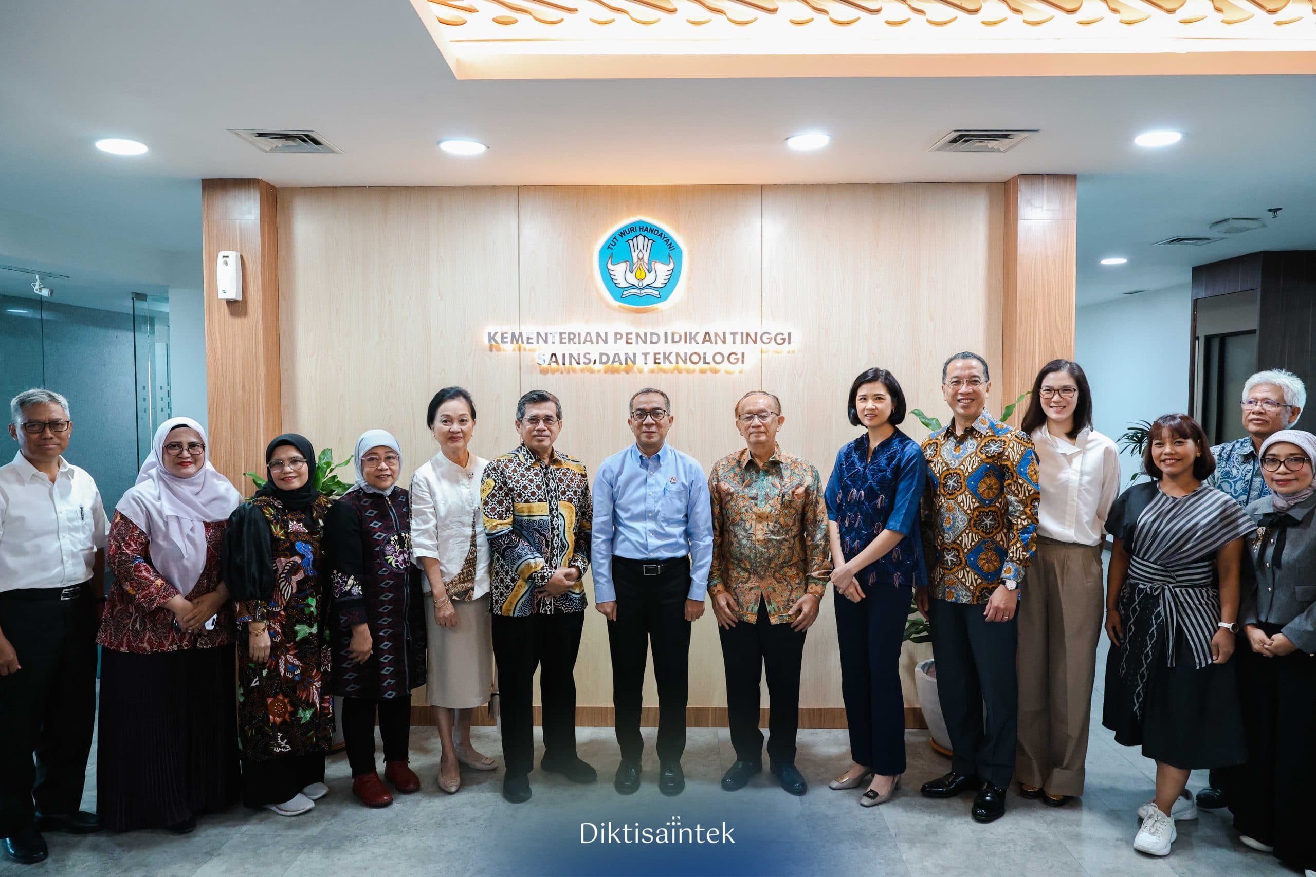 Kemdiktisaintek Gandeng RS Swasta Percepat Penambahan Dokter Spesialis di Indonesia