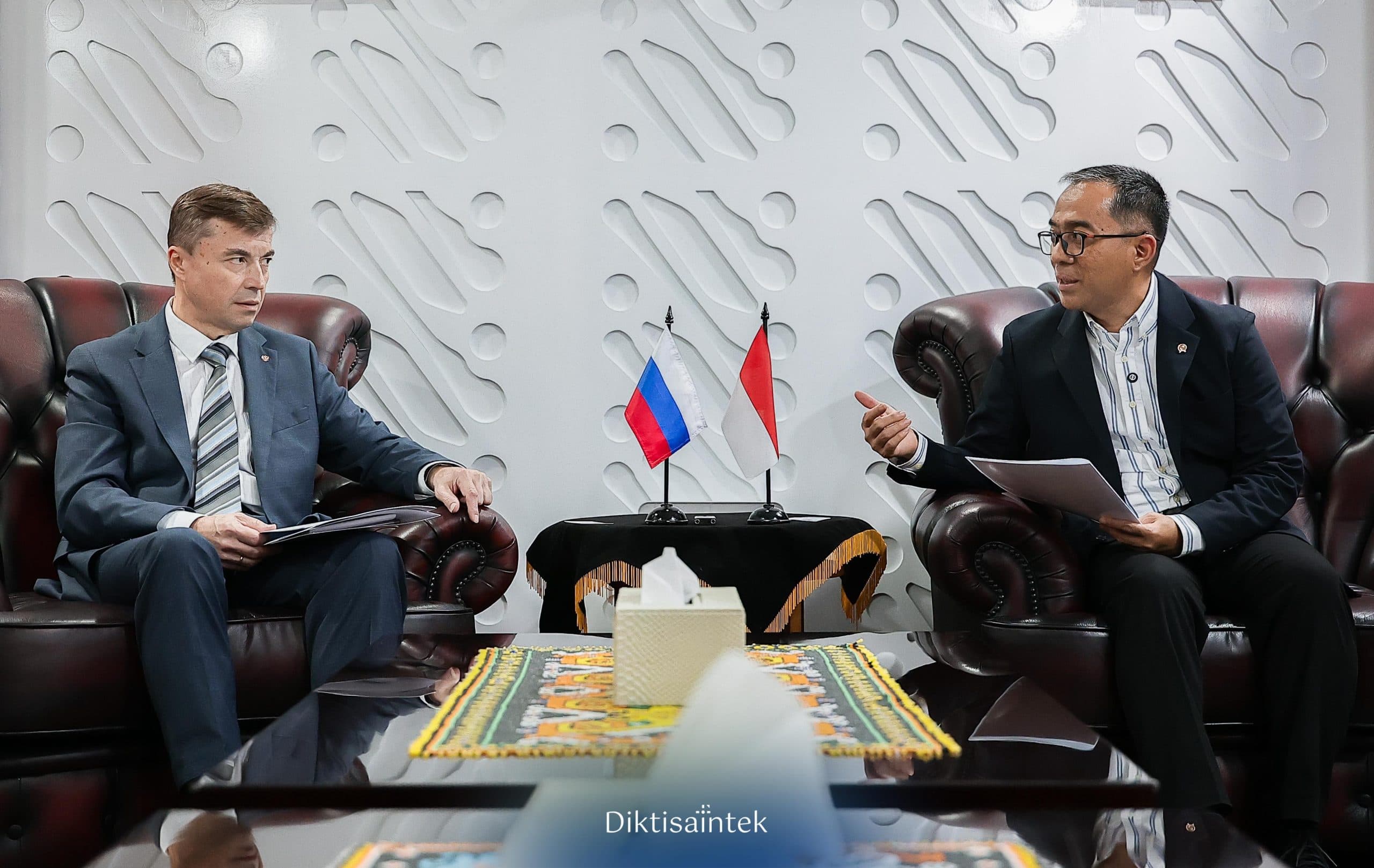 Mendiktisaintek Terima Audiensi Duta Besar Rusia: Perkuat Kolaborasi Pendidikan Tinggi, Sains, dan Teknologi