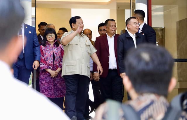 Wamendiktisaintek Stella Christie menghadiri Sidang Senat Terbuka Universitas Kebangsaan Republik Indonesia