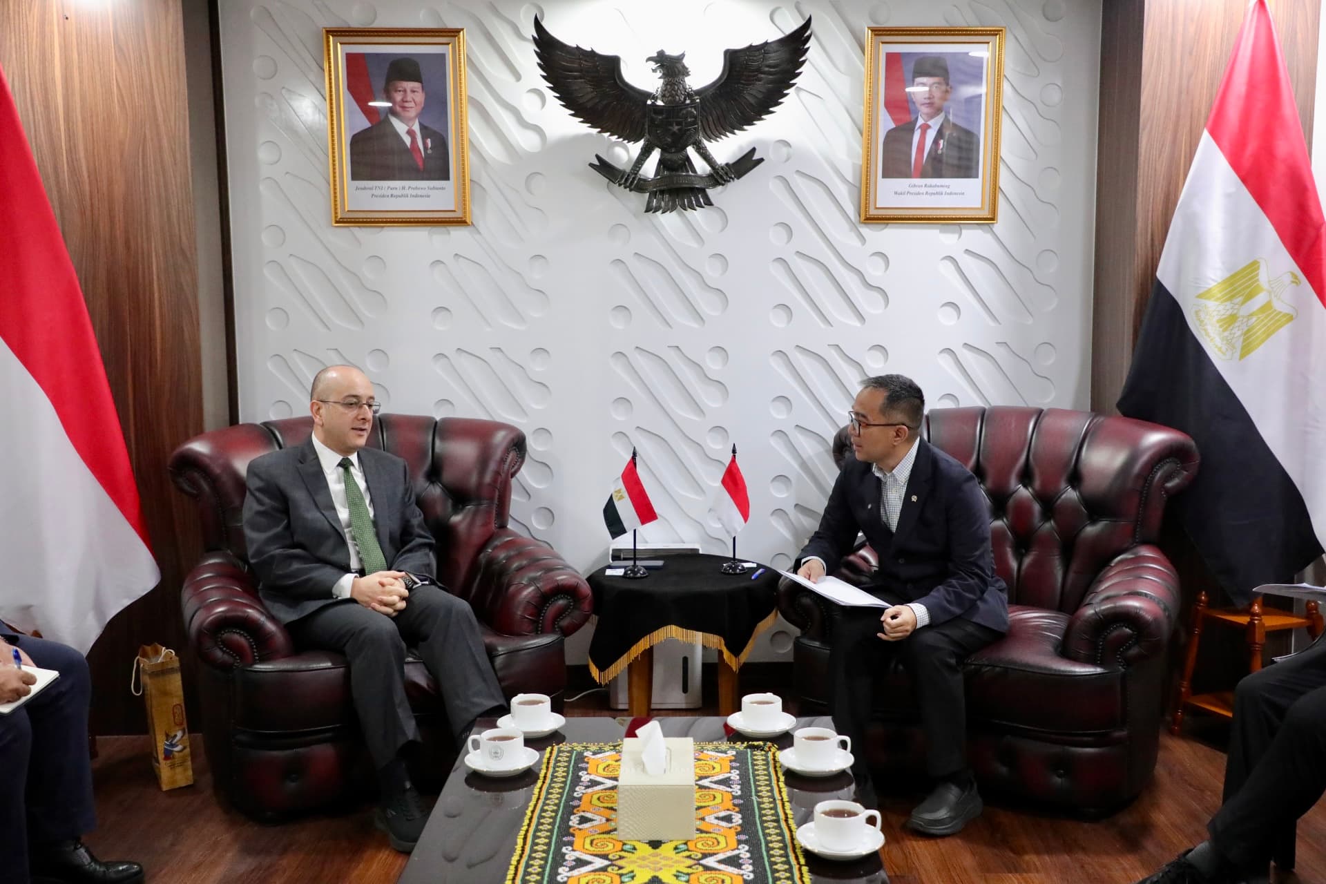 Terima Kunjungan Kehormatan Duta Besar Mesir, Mendiktisaintek Bahas Kolaborasi Pendidikan Tinggi, dan Riset