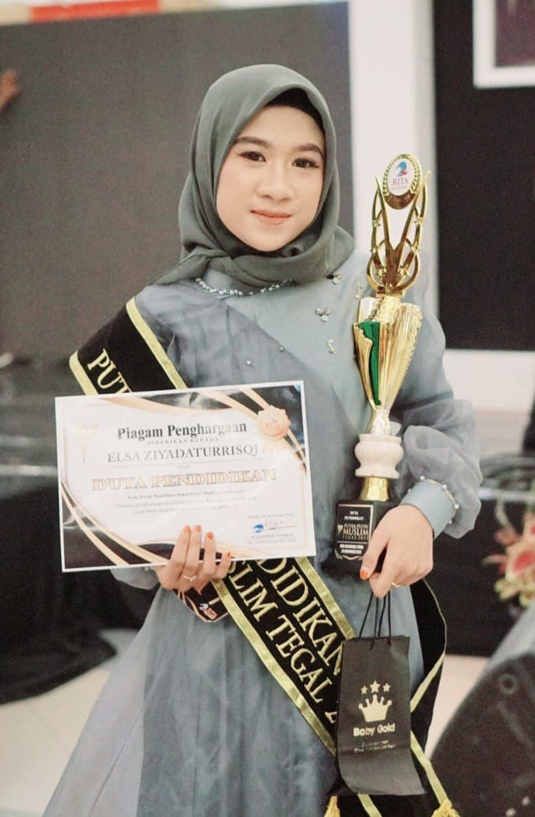 Elsa Ziyadaturrisqi (Mahasiswi FSM UNDIP) Juara Duta Pendidikan Putra Putri Muslim Tegal 2022