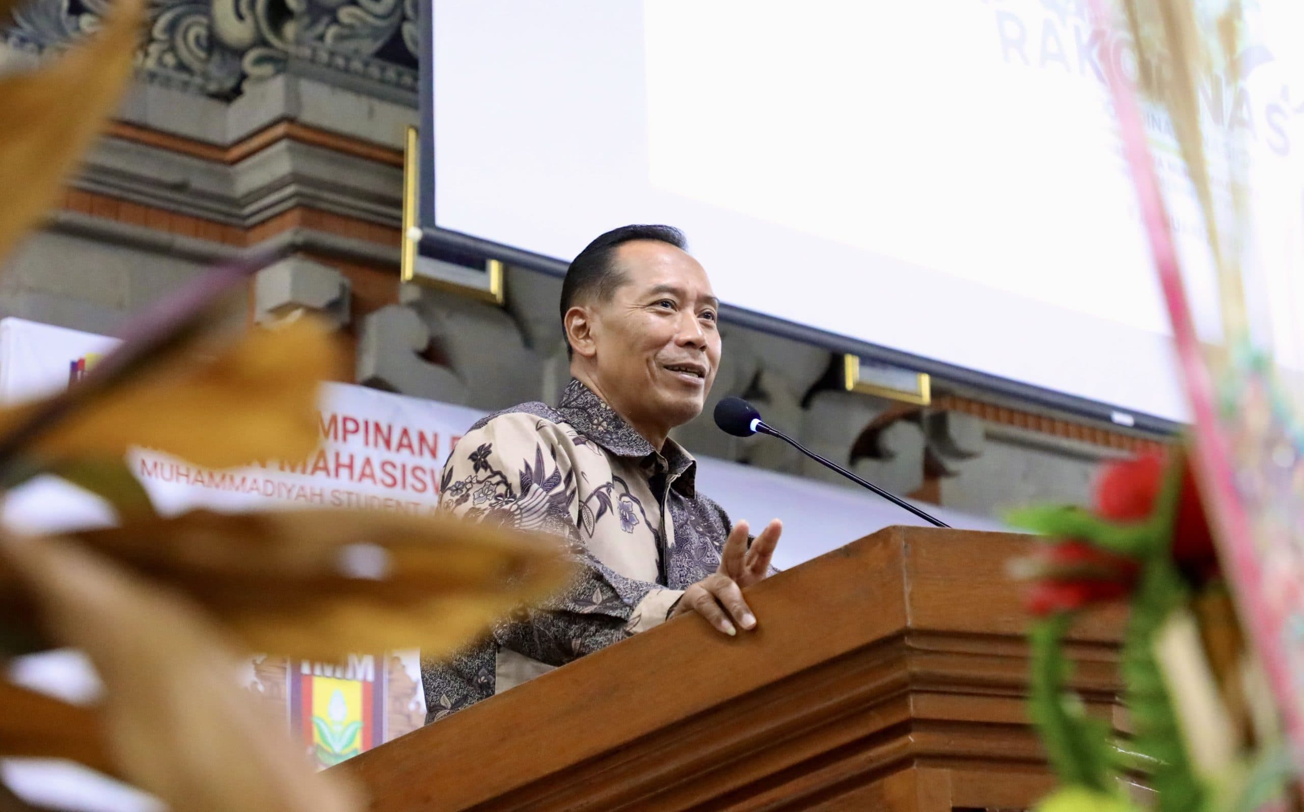 Wamendiktisaintek Dorong Peran Organisasi Kemahasiswaan dalam Mendukung Pembangunan Nasional