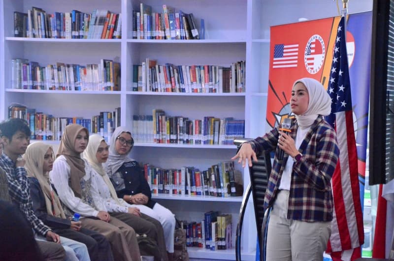 Workshop American Corner UNTAN: Rekomendasi Pekerjaan untuk Generasi Muda Hingga Delapan Negara Asia Pasifik
