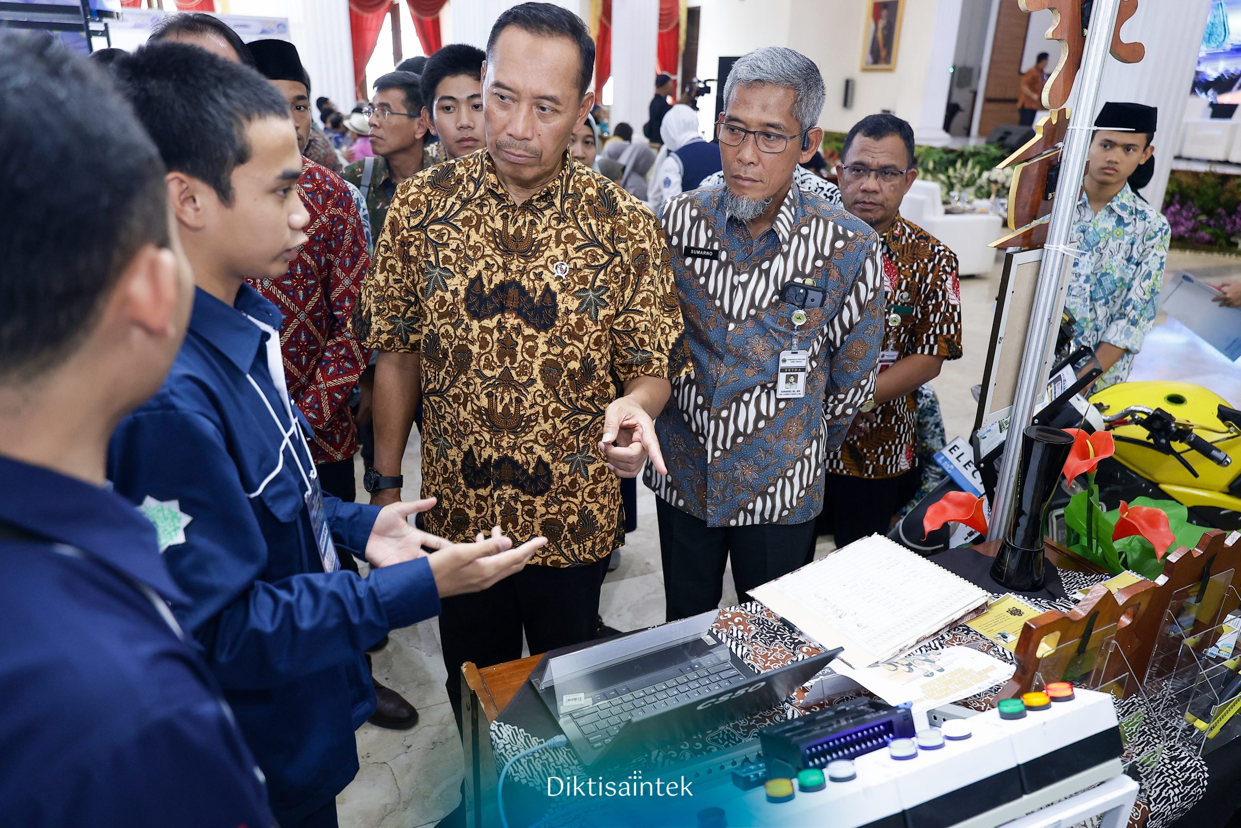 Wamendiktisaintek Fauzan menghadiri Festival Panen Raya Berdikari Jawa Tengah Tahun 2025