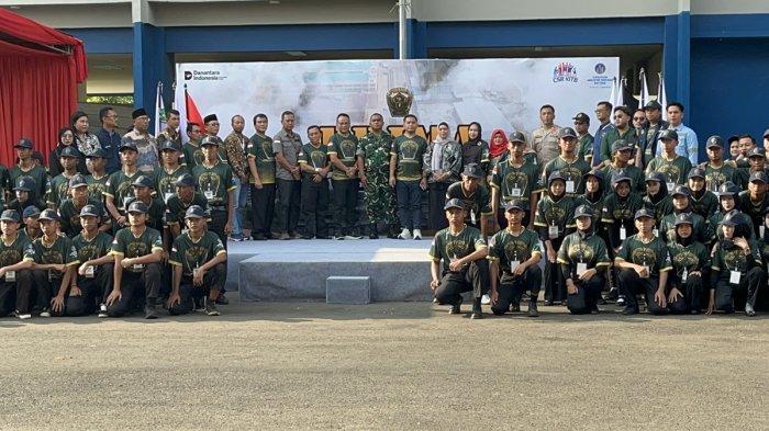 20250704 ratusan pelajar smk foto bersama di kek batang 1